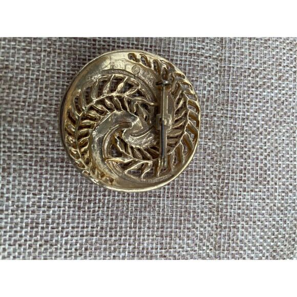 Vintage Bundle of 4 Broaches Pins Goldtone Stamped - Picture 6 of 12